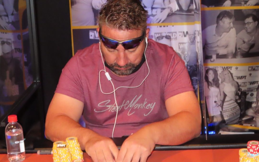 Johan De Graaf takes a valuable pot early on day 3