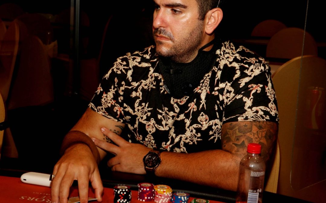 Gary wins the pot before showdown!!!