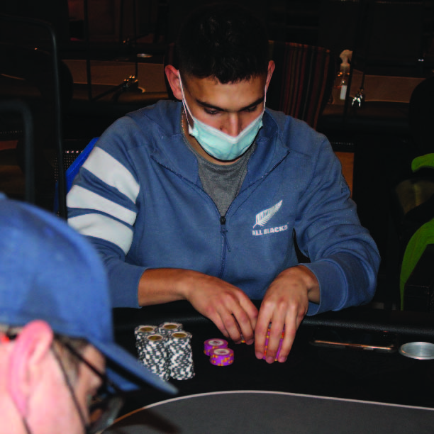 Yoni wins a nice sized pot!