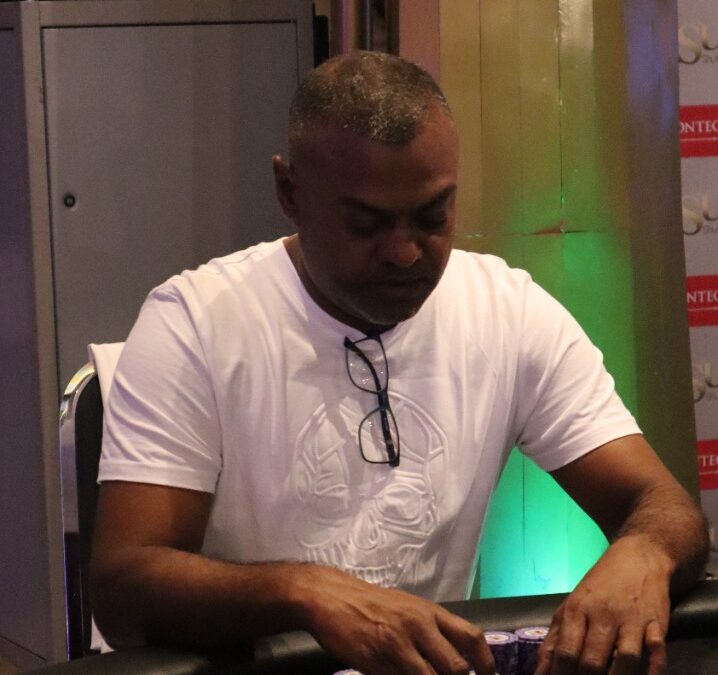 Naveen builds his short stack in the Super High Roller