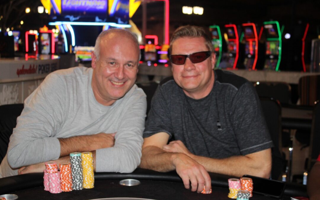 Moon Khan knocks Deon Minnaar (right) out the Splendido Main Event in 14th!