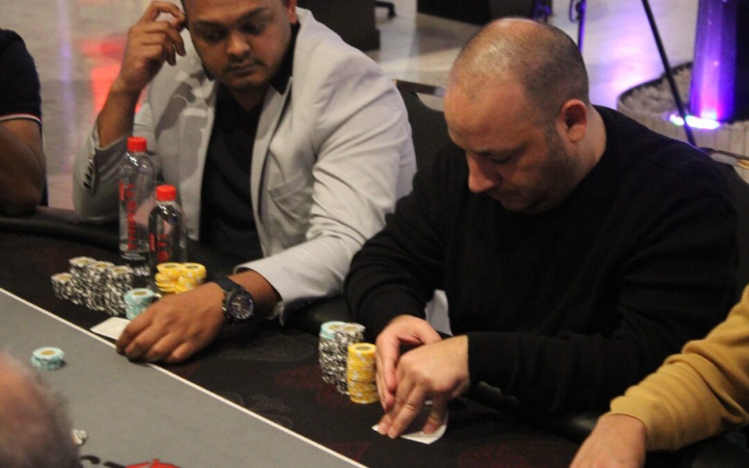 Gareth Kalil doubles up to 1,020,000 chips.